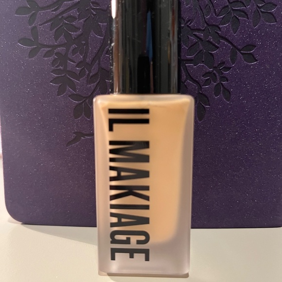 IL MAKIAGE - 'Woke Up Like This' - Picture 3 of 4